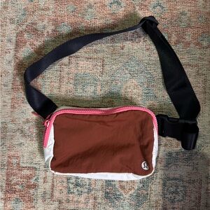 LULULEMON Everywhere Belt Bag 1L *Dark Terracotta *White Opal